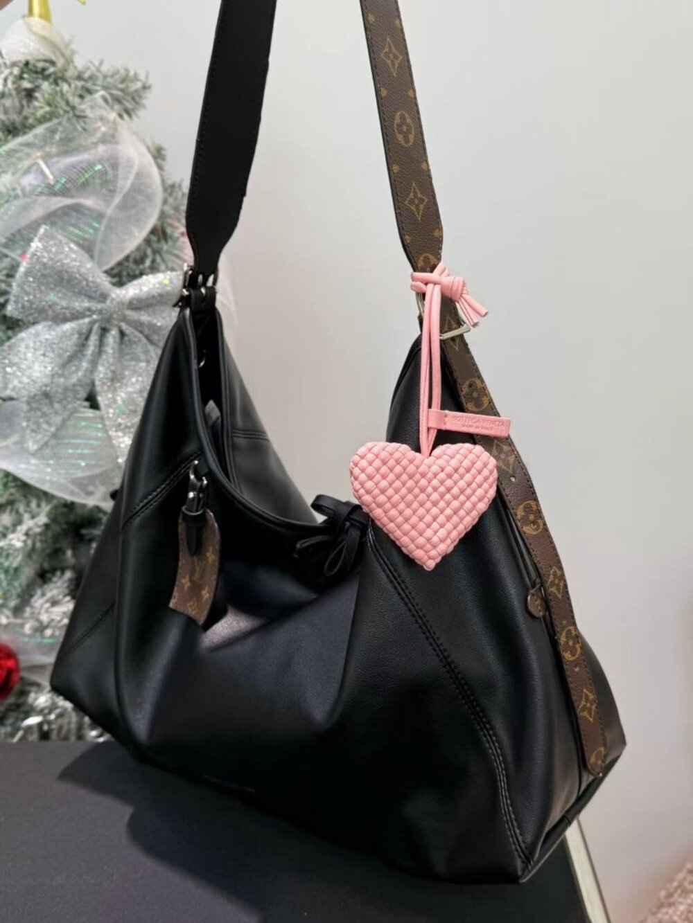 🏯Bottega Veneta Heart Charm
